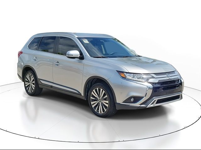 2020 Mitsubishi Outlander SE