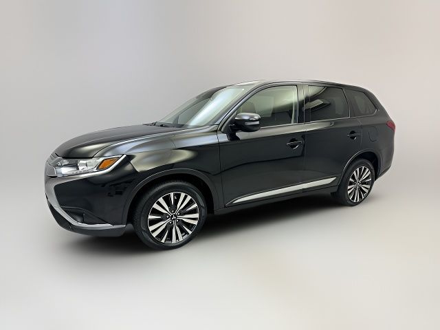 2020 Mitsubishi Outlander SE