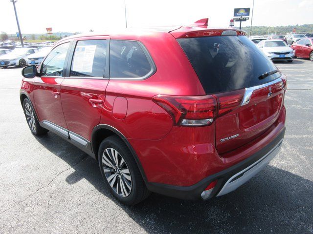 2020 Mitsubishi Outlander SE