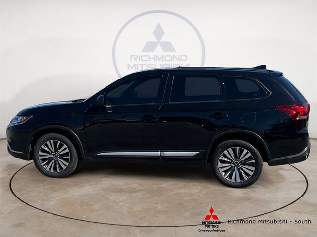2020 Mitsubishi Outlander SE