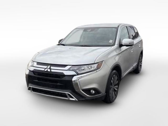 2020 Mitsubishi Outlander SE