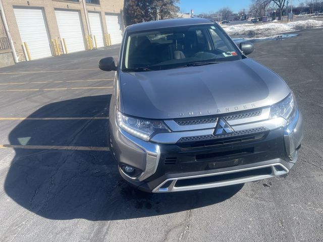 2020 Mitsubishi Outlander SE