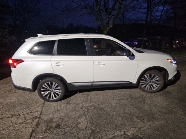 2020 Mitsubishi Outlander 