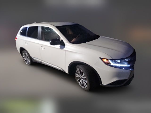 2020 Mitsubishi Outlander 