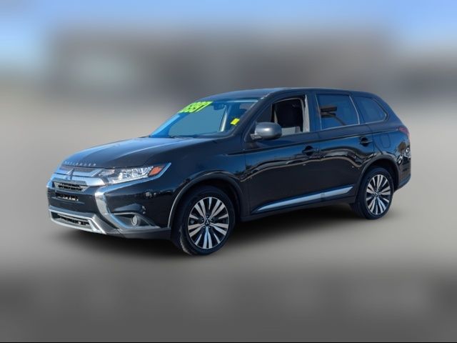 2020 Mitsubishi Outlander ES