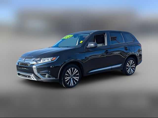 2020 Mitsubishi Outlander ES