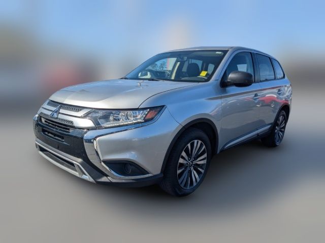 2020 Mitsubishi Outlander ES