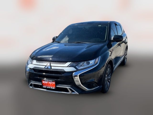 2020 Mitsubishi Outlander ES