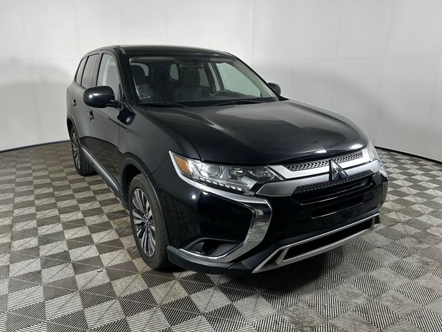 2020 Mitsubishi Outlander ES