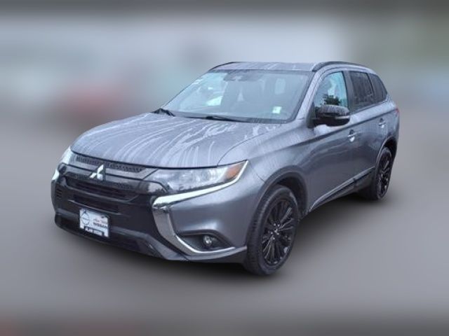 2020 Mitsubishi Outlander LE