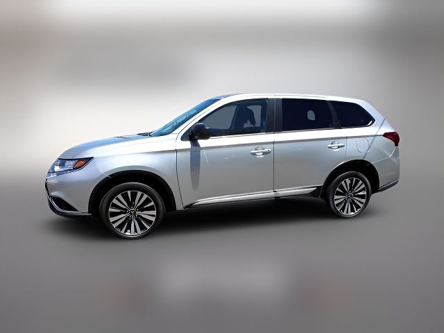 2020 Mitsubishi Outlander ES