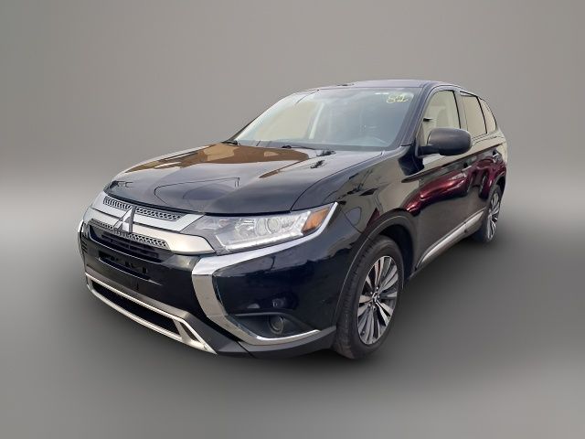 2020 Mitsubishi Outlander ES