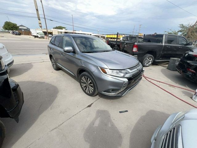 2020 Mitsubishi Outlander LE