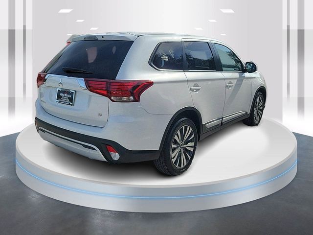 2020 Mitsubishi Outlander LE