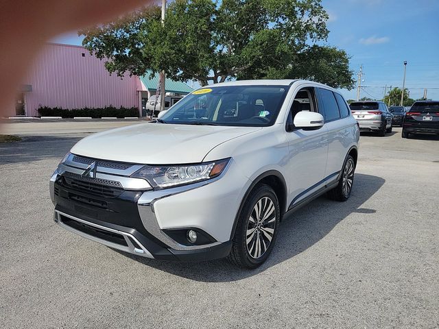 2020 Mitsubishi Outlander LE