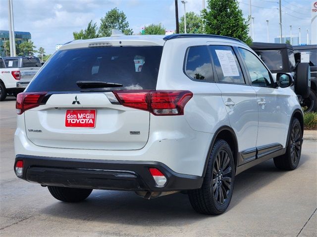 2020 Mitsubishi Outlander LE