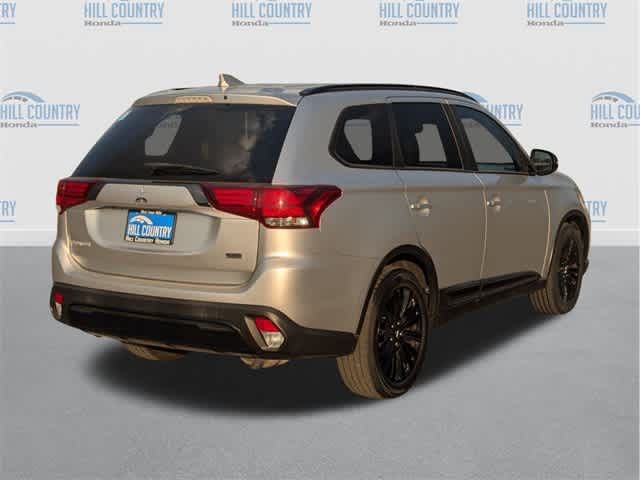 2020 Mitsubishi Outlander LE