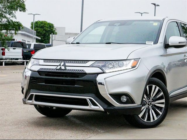 2020 Mitsubishi Outlander LE