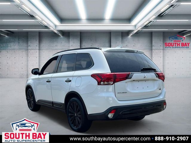 2020 Mitsubishi Outlander LE