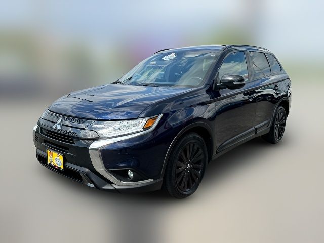 2020 Mitsubishi Outlander LE