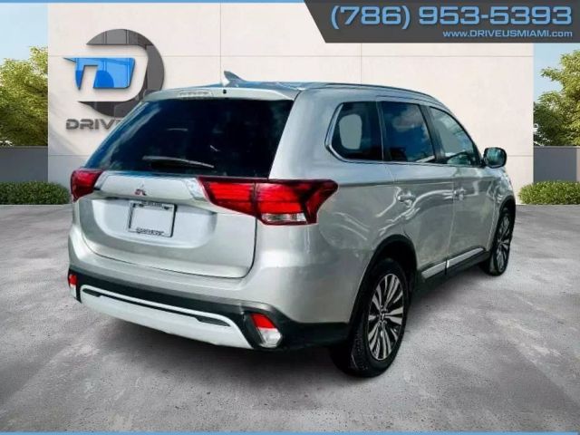 2020 Mitsubishi Outlander LE