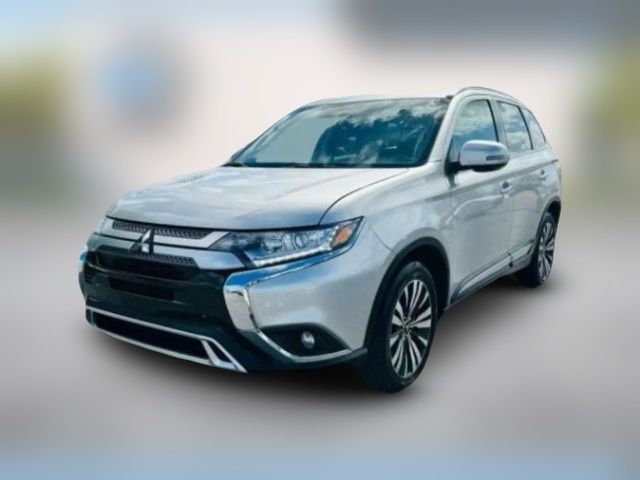 2020 Mitsubishi Outlander LE