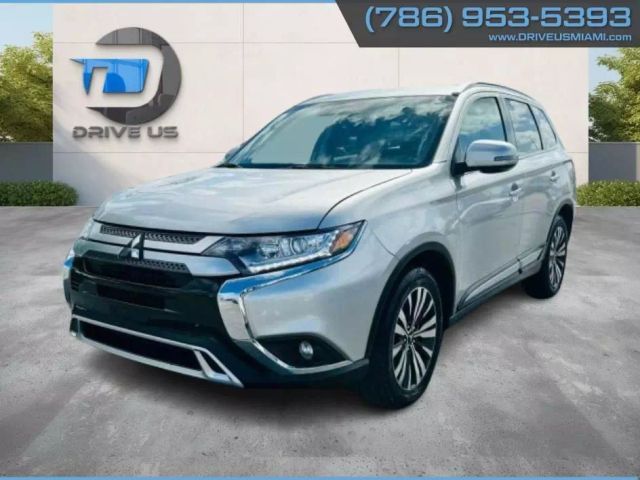 2020 Mitsubishi Outlander LE