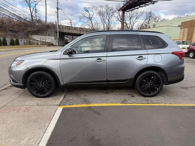 2020 Mitsubishi Outlander LE