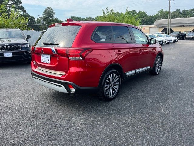 2020 Mitsubishi Outlander SE