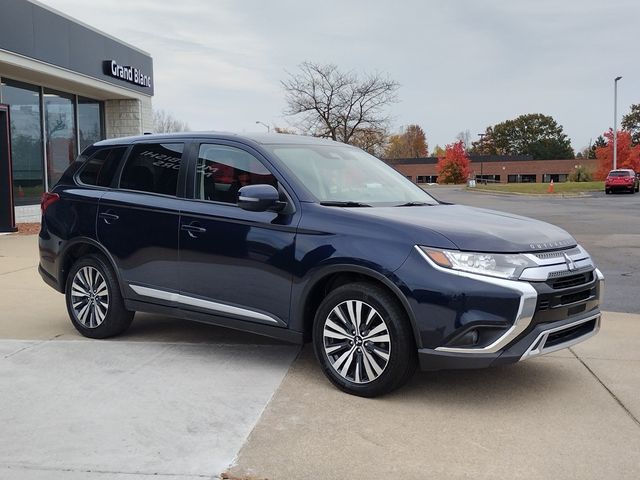 2020 Mitsubishi Outlander SE