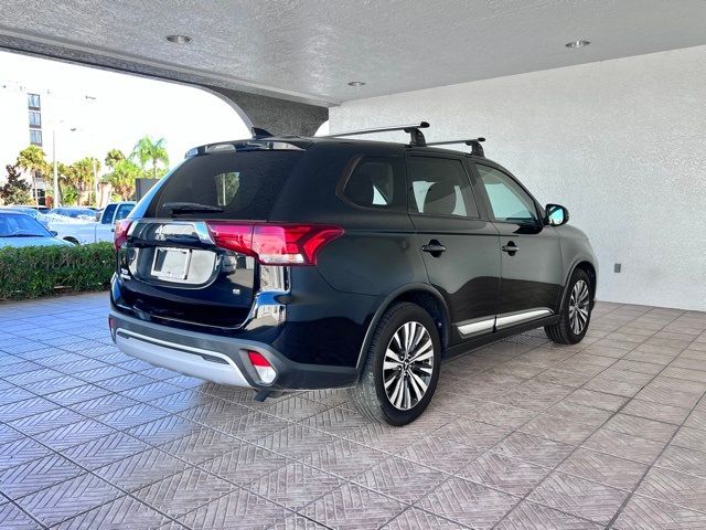 2020 Mitsubishi Outlander SE