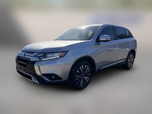 2020 Mitsubishi Outlander SE