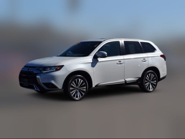 2020 Mitsubishi Outlander SE