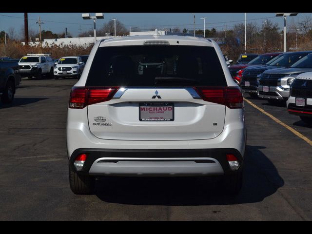 2020 Mitsubishi Outlander SE