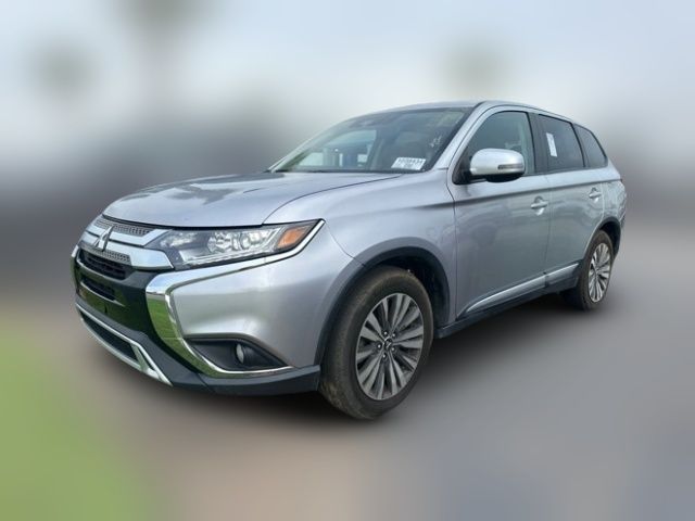 2020 Mitsubishi Outlander SE