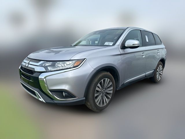 2020 Mitsubishi Outlander SE