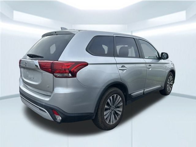 2020 Mitsubishi Outlander SE