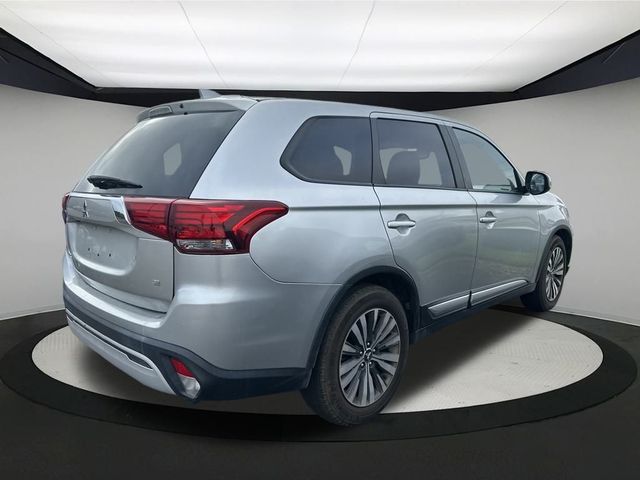 2020 Mitsubishi Outlander SE