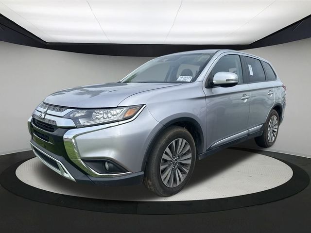 2020 Mitsubishi Outlander SE