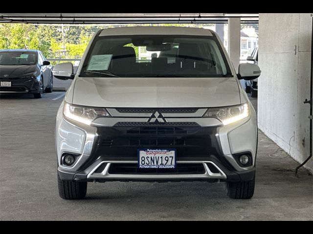 2020 Mitsubishi Outlander LE
