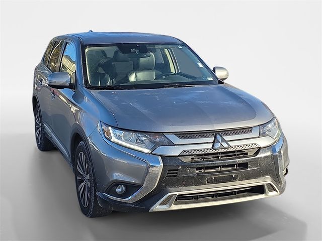 2020 Mitsubishi Outlander SE