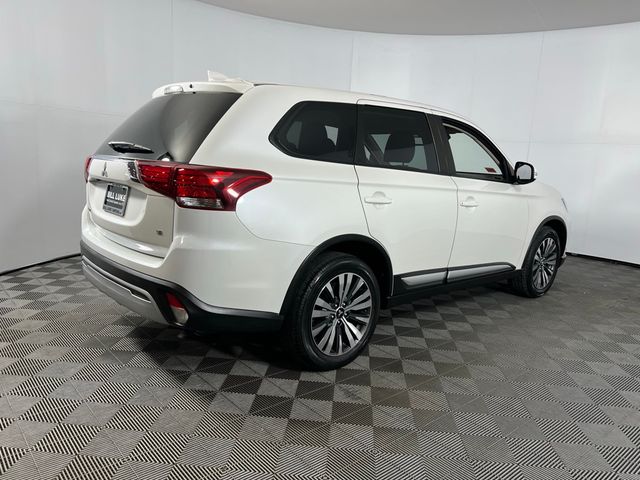 2020 Mitsubishi Outlander SE