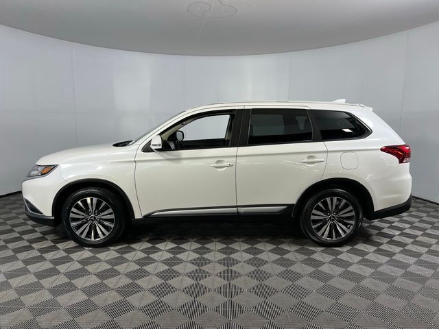 2020 Mitsubishi Outlander SE