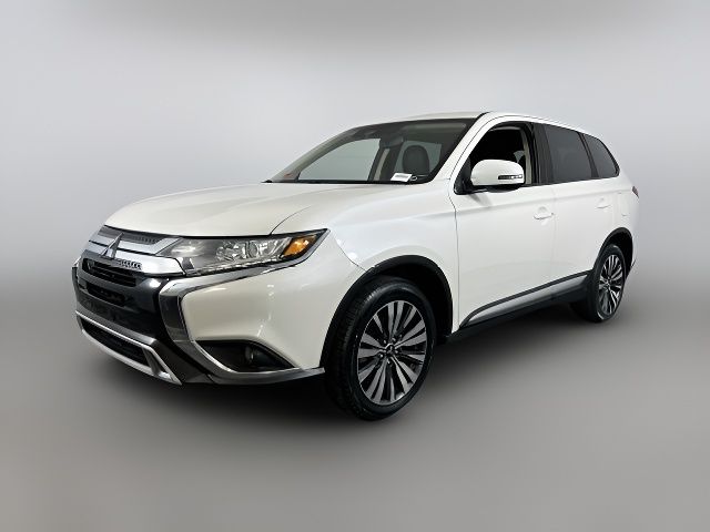 2020 Mitsubishi Outlander SE