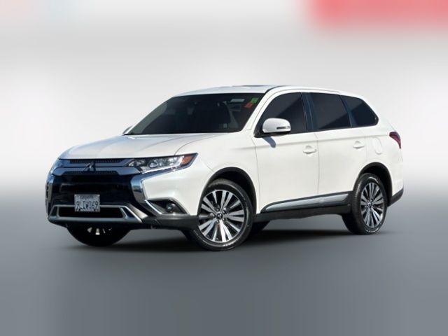 2020 Mitsubishi Outlander SE