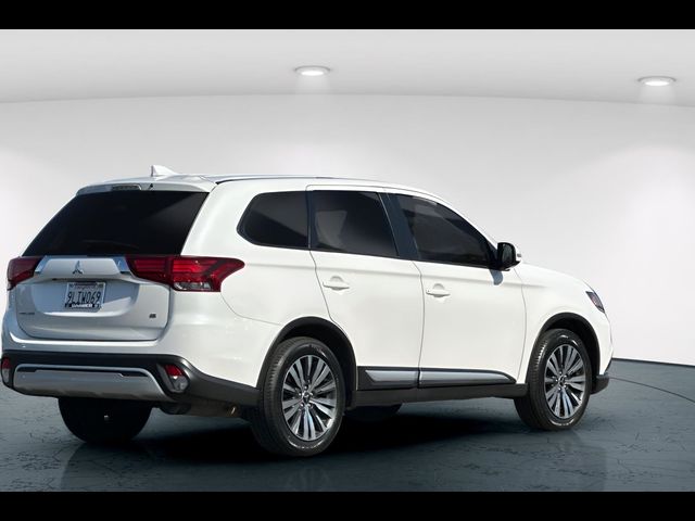 2020 Mitsubishi Outlander SE