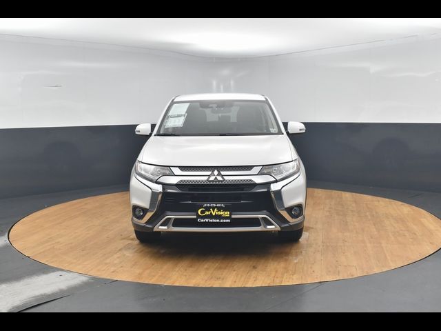 2020 Mitsubishi Outlander SE