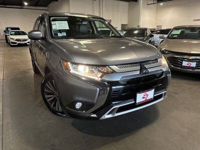 2020 Mitsubishi Outlander SE