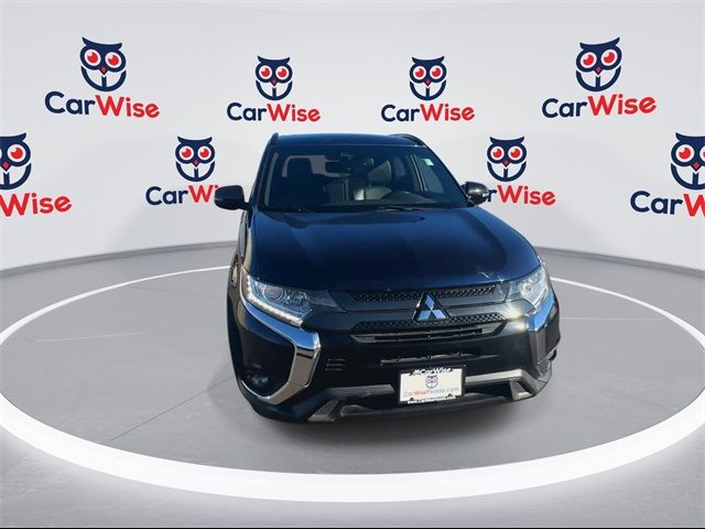 2020 Mitsubishi Outlander SE