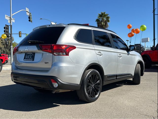 2020 Mitsubishi Outlander SE